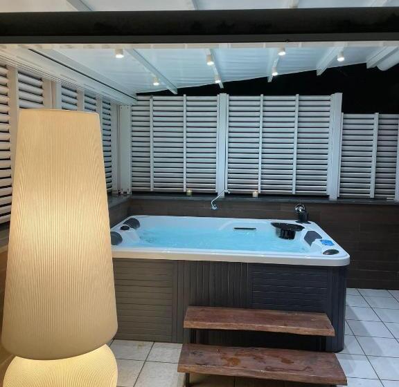 חדר סטנדרט עם ג'קוזי, Villa Minieri Resort & Spa