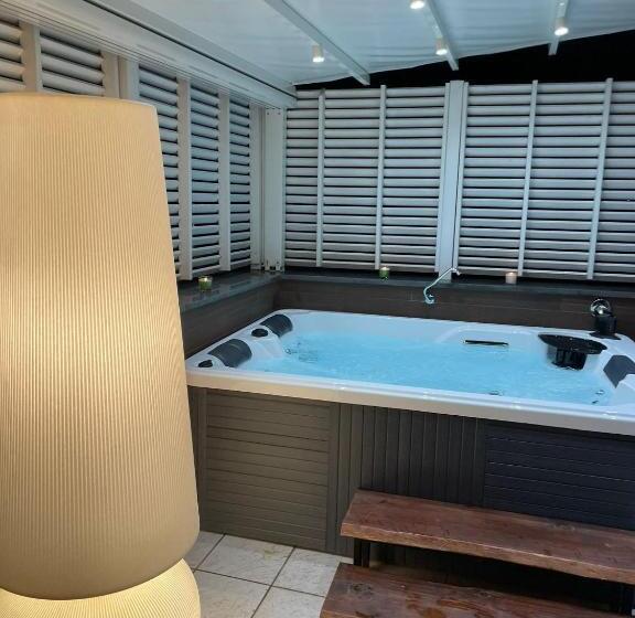 חדר סטנדרט עם ג'קוזי, Villa Minieri Resort & Spa