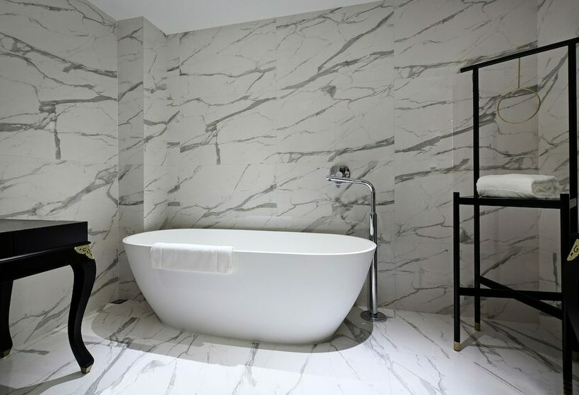 이그제큐티브 스위트, Ln Hotel Five