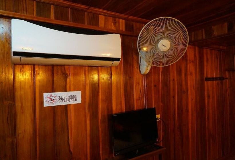 Номер Стандарт, Phone Praseuth Guesthouse