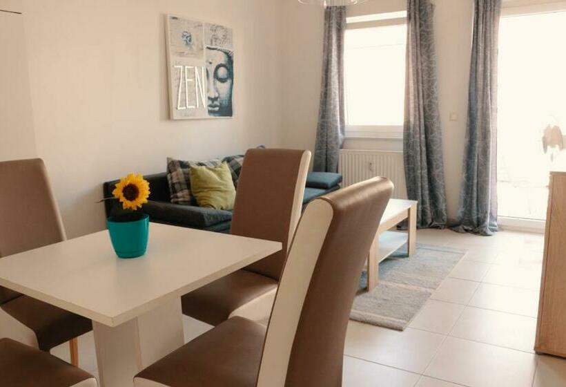 דירה בת חדר שינה 1 עם מרפסת, Vienna Airport Residences