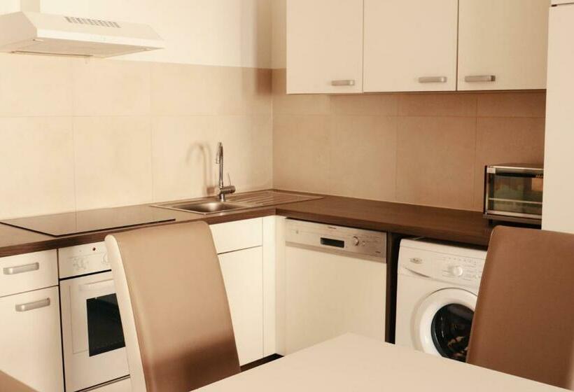 דירה בת חדר שינה 1 עם מרפסת, Vienna Airport Residences