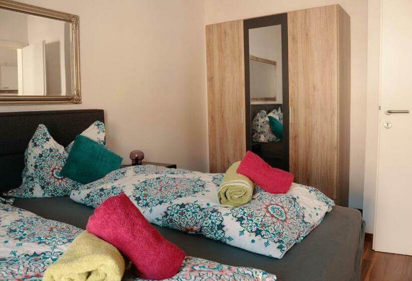 דירה בת חדר שינה 1 עם מרפסת, Vienna Airport Residences