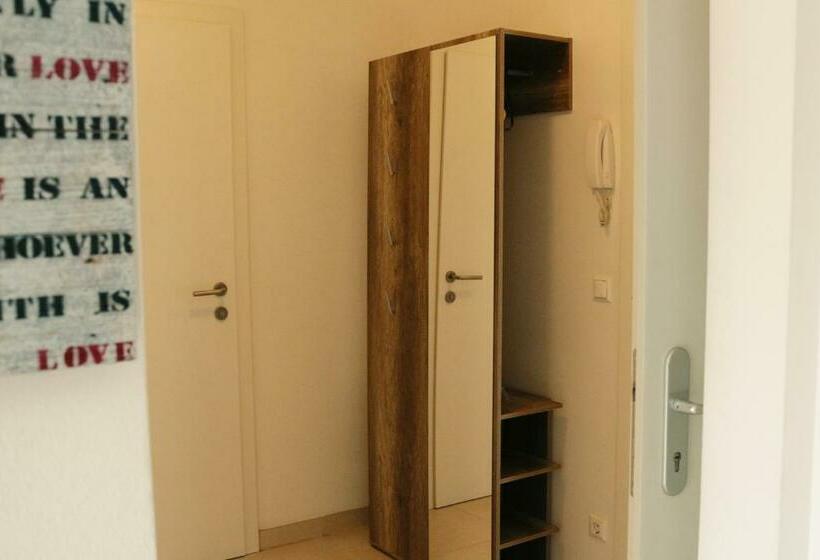 דירה בת חדר שינה 1 עם מרפסת, Vienna Airport Residences