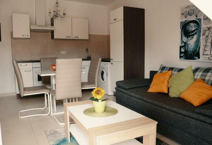 バルコニー付き１ベッドルームアパートメント, Vienna Airport Residences