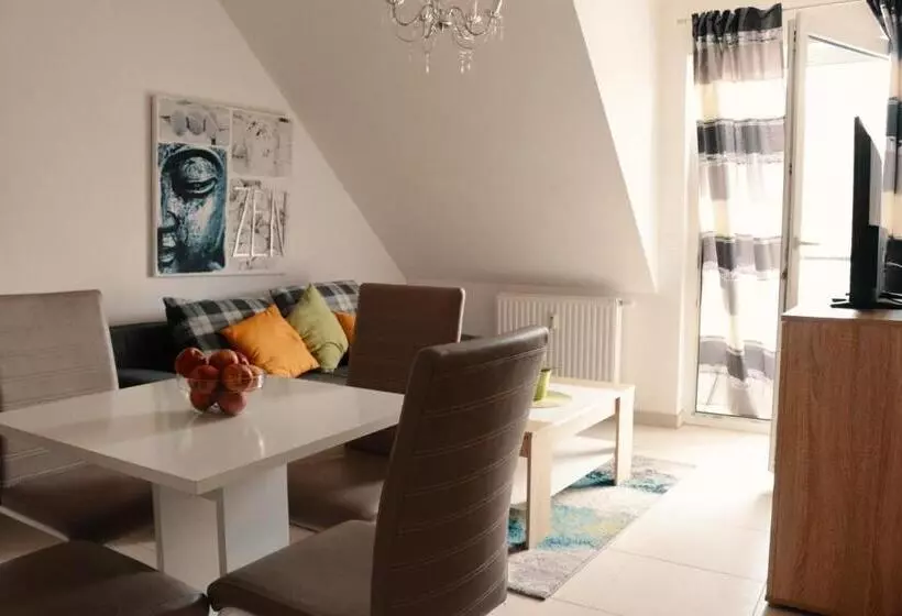 バルコニー付き１ベッドルームアパートメント, Vienna Airport Residences