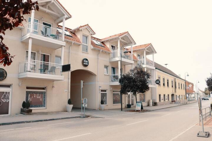 דירה בת חדר שינה 1 עם מרפסת, Vienna Airport Residences