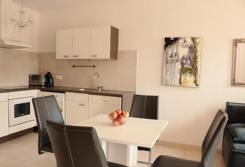 דירת חדר נוף לגינה, Vienna Airport Residences