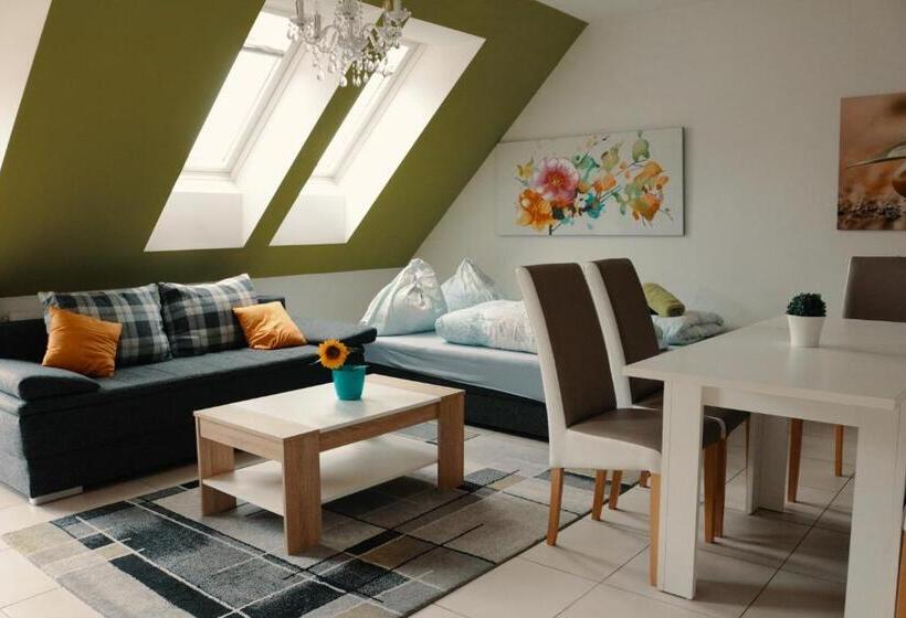 דירה בת חדר שינה 1 עם מרפסת, Vienna Airport Residences