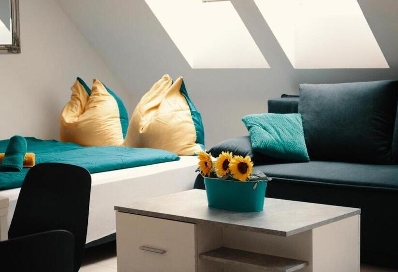 スタンダードスタジオ, Vienna Airport Residences