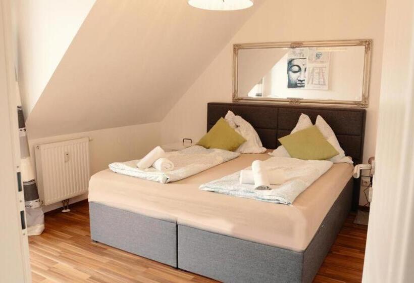 דירה בת חדר שינה 1 עם מרפסת, Vienna Airport Residences