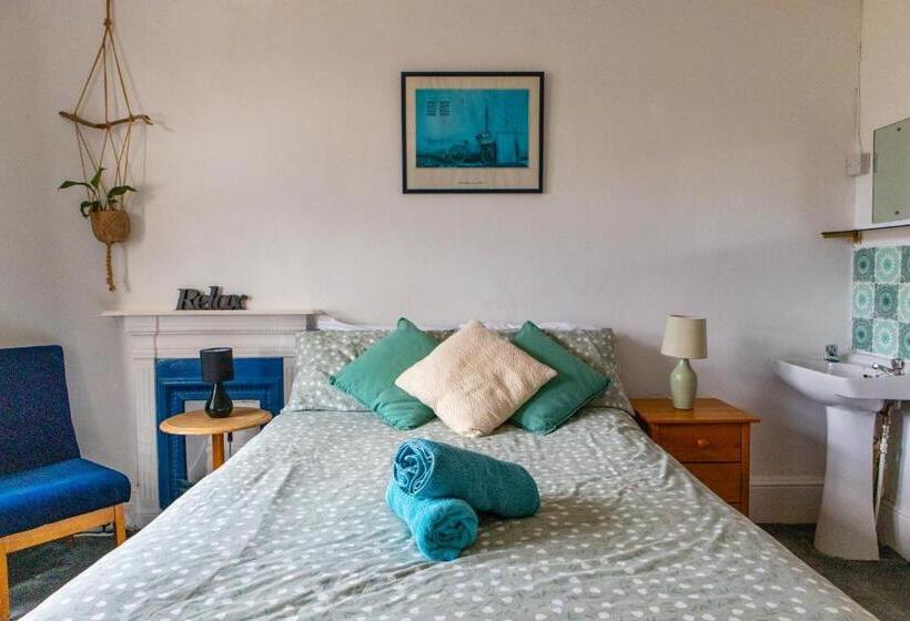 이코노미 룸, Penkerris