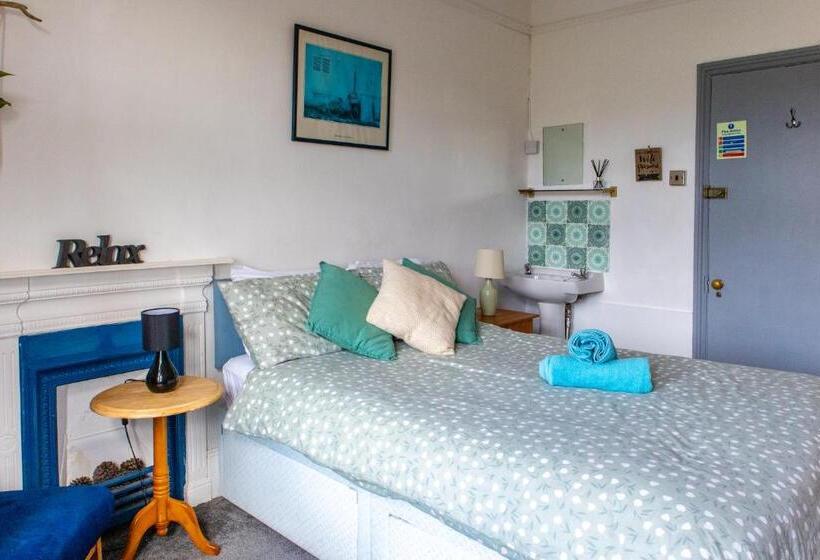 이코노미 룸, Penkerris