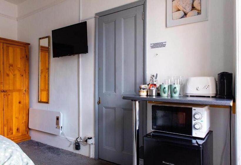 이코노미 룸, Penkerris