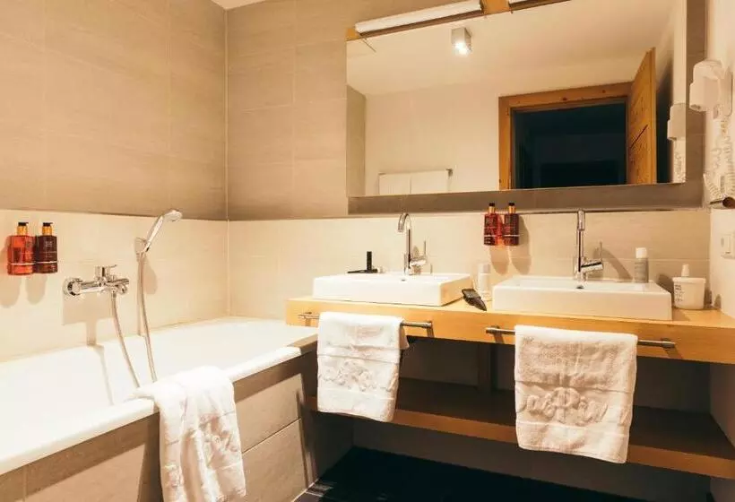 プールの見える１ベッドルームアパートメント, Boutique Hotel Das Rivus