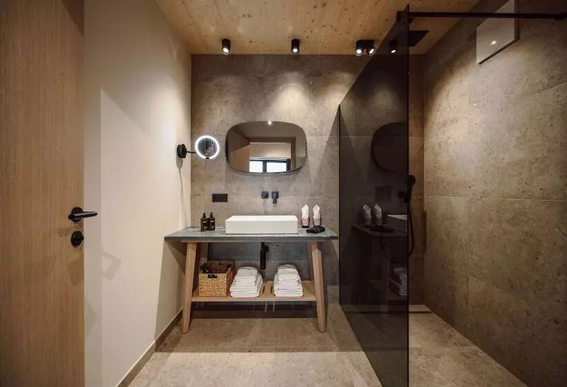 山の見えるジュニアスイート, Boutique Hotel Das Rivus