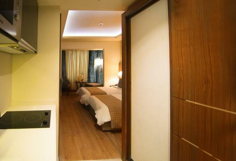 Standard Szoba, Gems