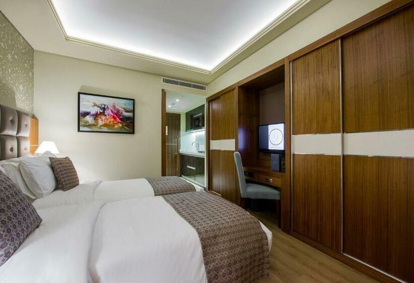 Standard Szoba, Gems