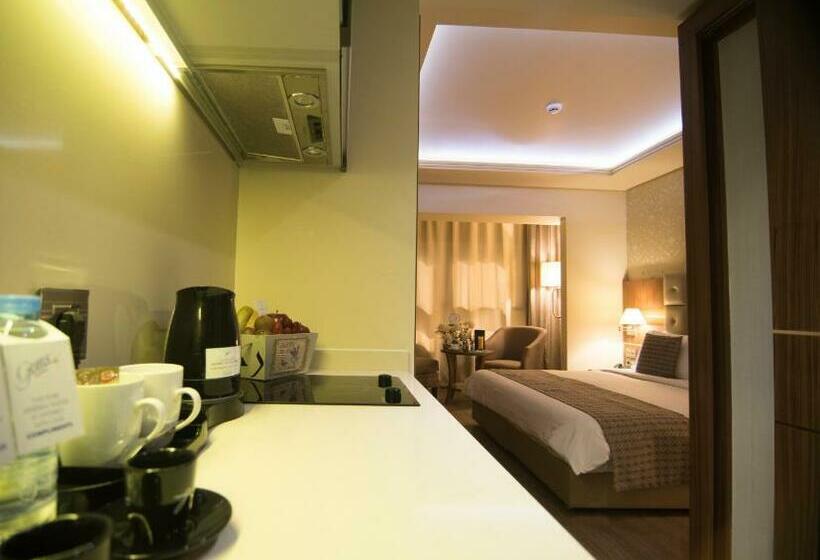 Standard Szoba, Gems