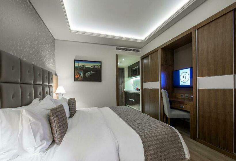 Standard Szoba, Gems