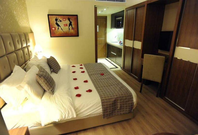 Standard Szoba, Gems