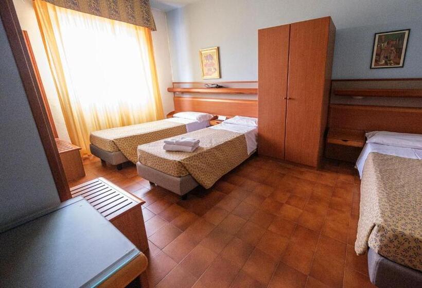 스탠다드 트리플 룸, Albergo Zoello Je Suis