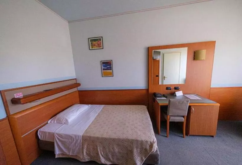 ダブルベッドのスタンダードシングルルーム, Albergo Zoello Je Suis