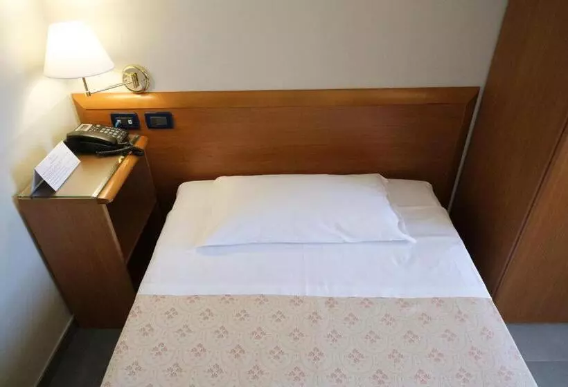 ダブルベッドのスタンダードシングルルーム, Albergo Zoello Je Suis