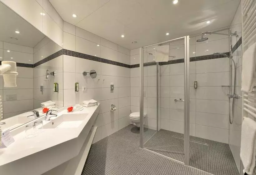 Suite Familiare, Aribo