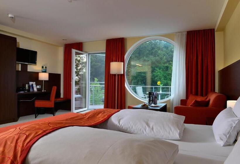 带阳台的豪华间, Aribo