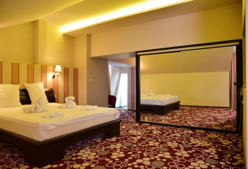 小型套房, Craiovita