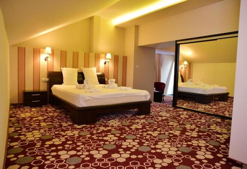 小型套房, Craiovita