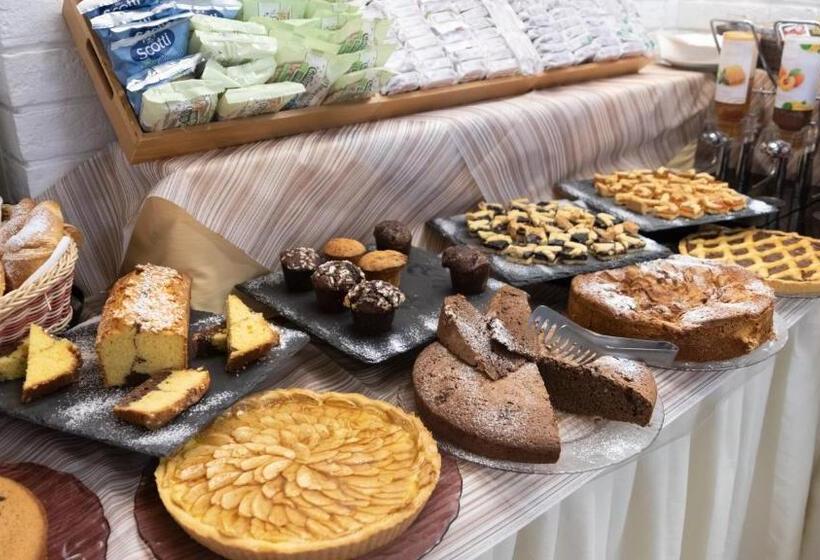 スタンダード4人部屋, Consul Family