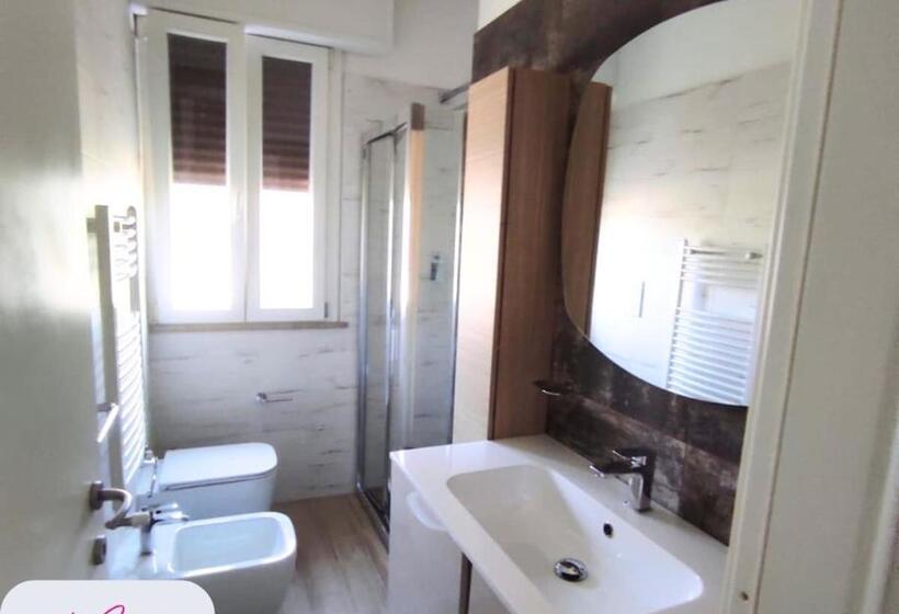 2ベッドルームアパートメント, Consul Family