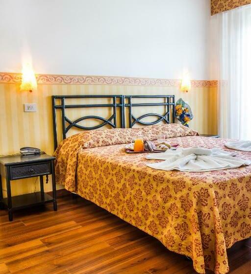 スタンダードルーム, Consul Family