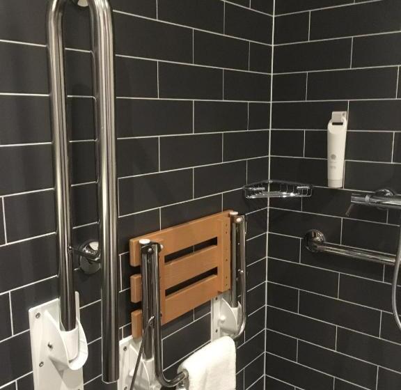 适合残疾人使用的标准间, Holiday Inn Express St. Albans M25, Jct.22