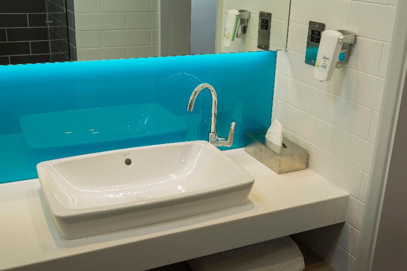 Номер Стандарт Адаптированный для Инвалидов, Holiday Inn Express St. Albans   M25, Jct.22