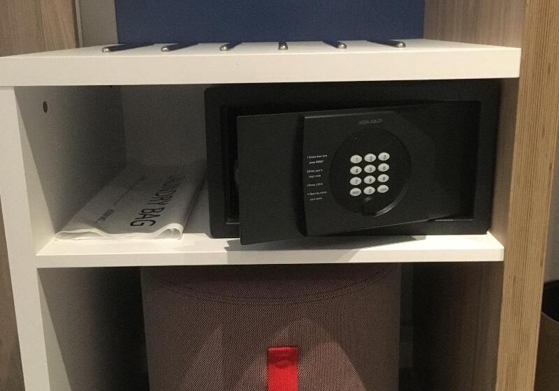 适合残疾人使用的标准间, Holiday Inn Express St. Albans M25, Jct.22