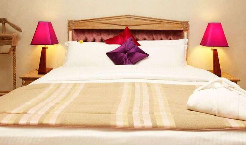 اتاق لوکس, La Villa Racine