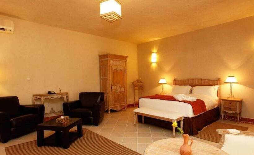 اتاق لوکس, La Villa Racine