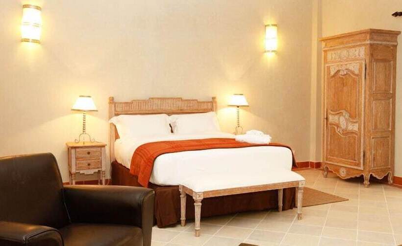 سوییت جونیور, La Villa Racine