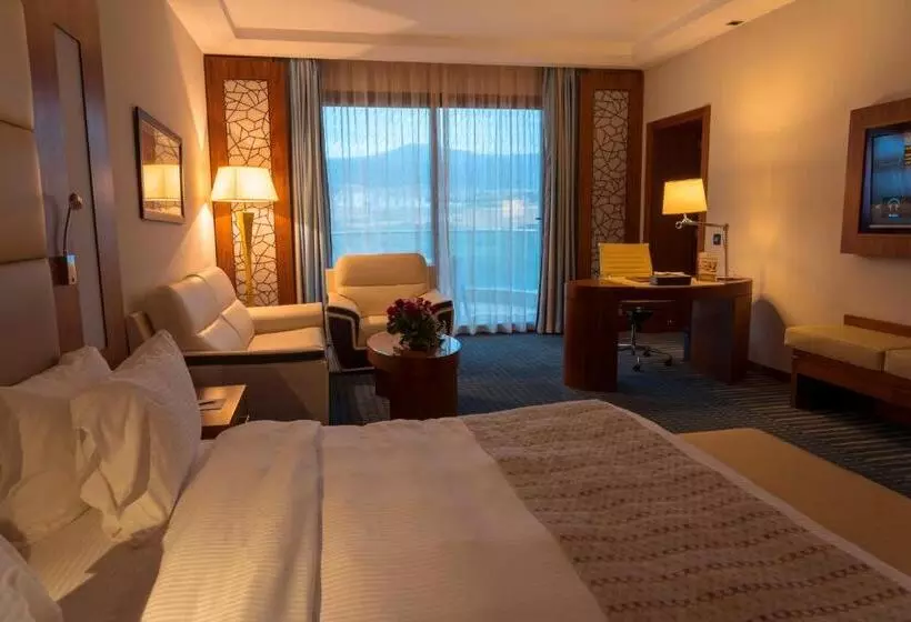 اتاق لوکس با تخت بزرگ, Royal Tulip Skikda