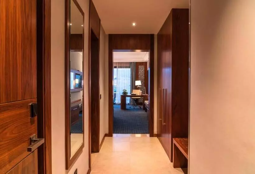 اتاق لوکس با تخت بزرگ, Royal Tulip Skikda