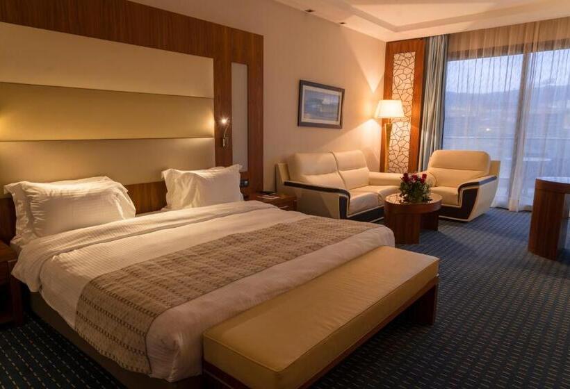 اتاق لوکس با تخت بزرگ, Royal Tulip Skikda