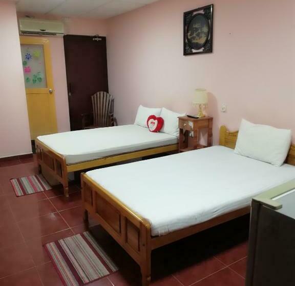 带阳台的三人标准间, Sunshine Hotel & Hall