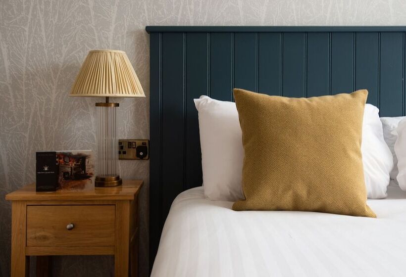 家庭间, The Bull And Townhouse, Beaumaris  The Inn Collection Group