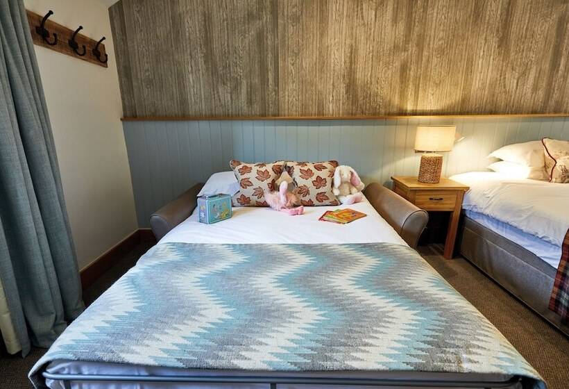 חדר משפחתי, The Lister Arms