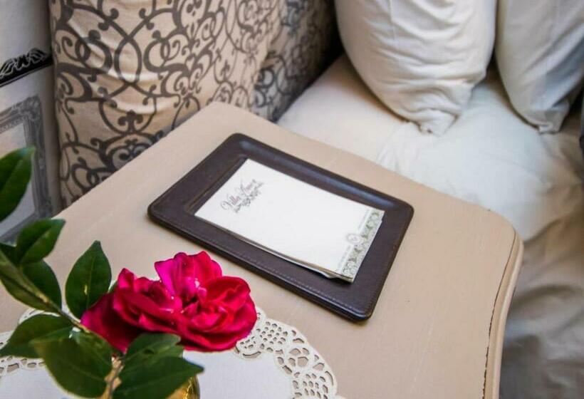 اتاق لوکس با تخت بزرگ, Villa Amor