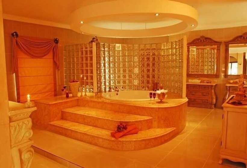 سوئیت پرزیدنت, Villa Amor