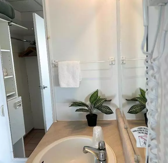 エコノミー4人部屋, Auberge De Nos Aieux
